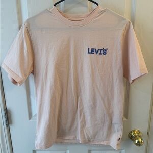 Levi’s T-shirt
